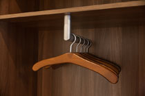 Kleiderb&uuml;gelhalter