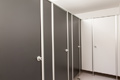 Sanit&auml;r-Trennw&auml;nde Typ NA 13, Hallenbad Erlenbad Alsfeld